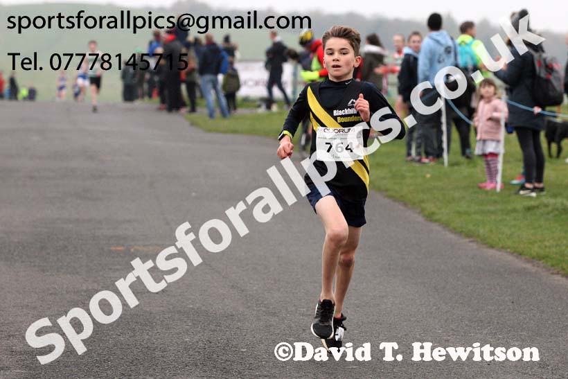 Boys and girls under-13s, Heaton Memorial 10k Road Race, Newcastle Town Moor. Photo:  David T. Hewitson/Sports for All Pics
